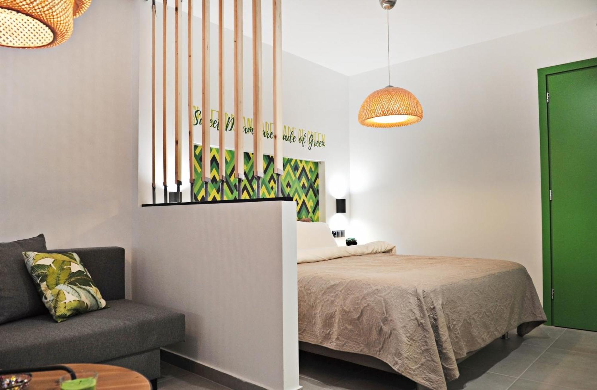 The Athenians Modern Apartments Room photo