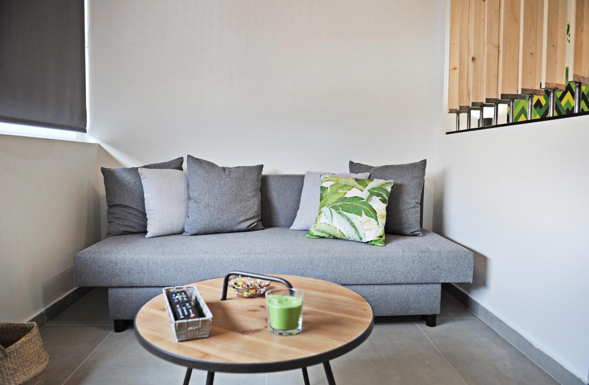 The Athenians Modern Apartments Room photo